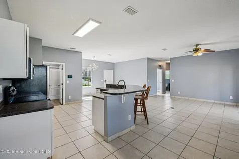 982 Colonial Avenue SE Palm Bay FL 32909