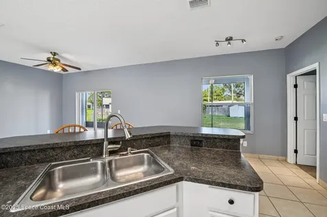 982 Colonial Avenue SE Palm Bay FL 32909