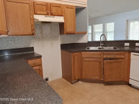 991 Zamora Street SE Palm Bay FL 32909