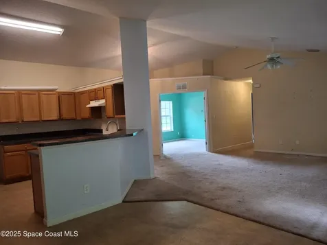 991 Zamora Street SE Palm Bay FL 32909