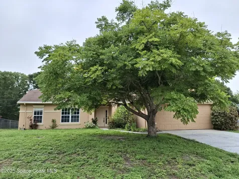 991 Zamora Street SE Palm Bay FL 32909