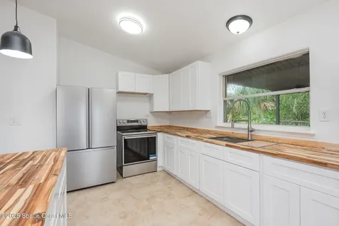 4085 Cypress Bend Geneva FL 32732