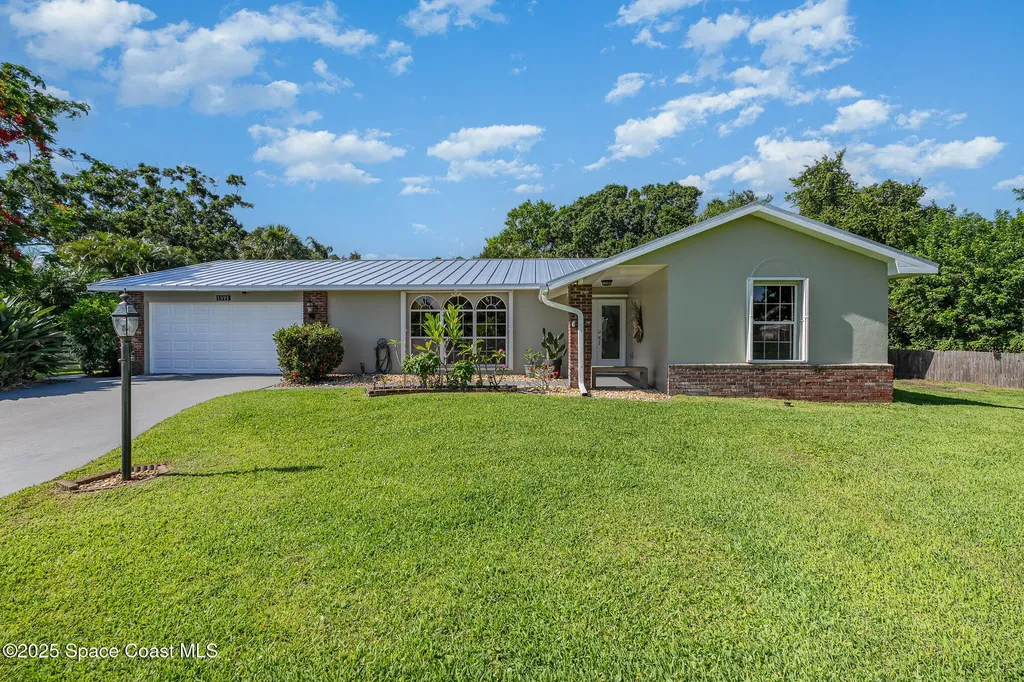 1995 Mark Twain Lane NE Palm Bay FL 32905