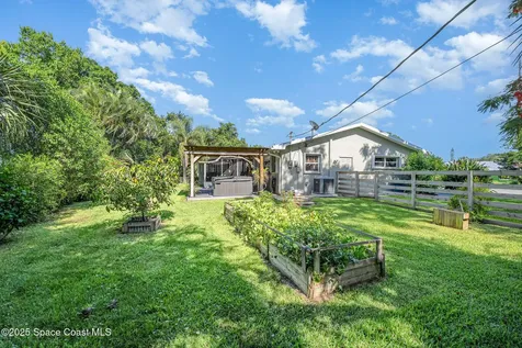 1995 Mark Twain Lane NE Palm Bay FL 32905