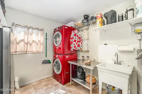 1995 Mark Twain Lane NE Palm Bay FL 32905