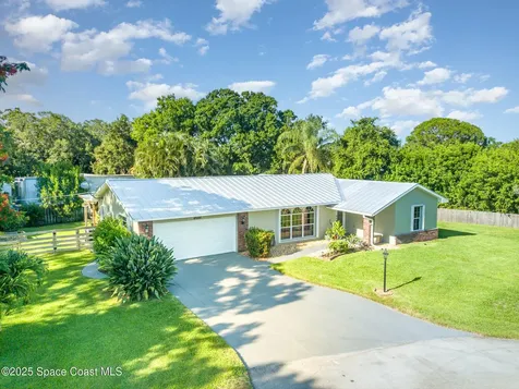 1995 Mark Twain Lane NE Palm Bay FL 32905