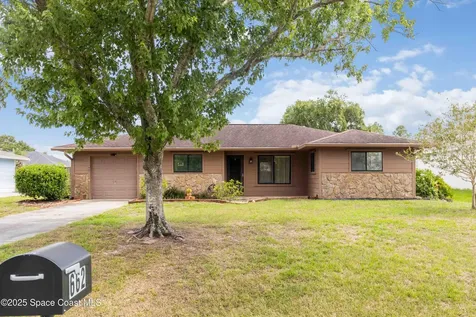 662 Estaugh Street NW Palm Bay FL 32907