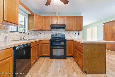 662 Estaugh Street NW Palm Bay FL 32907