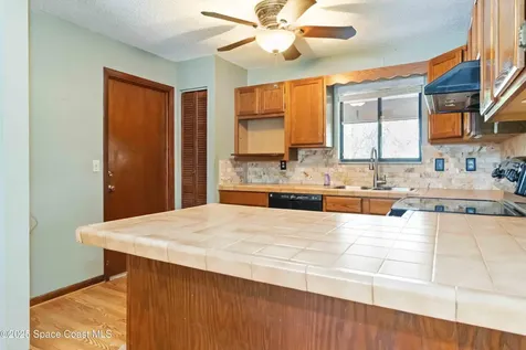 662 Estaugh Street NW Palm Bay FL 32907