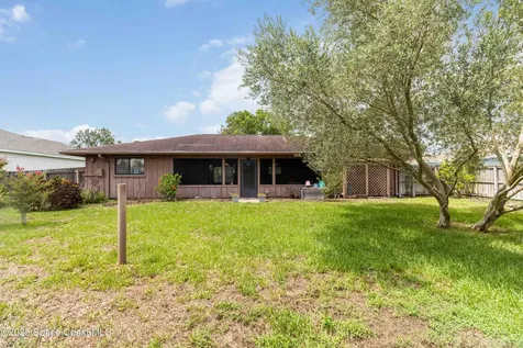 662 Estaugh Street NW Palm Bay FL 32907
