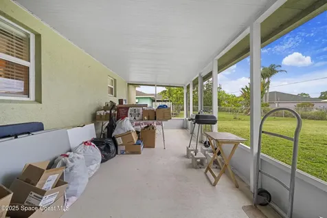 374 SE Yardley Terrace Port St. Lucie FL 34983