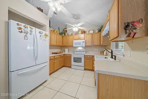374 SE Yardley Terrace Port St. Lucie FL 34983