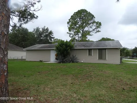 795 Hanau Avenue NW Palm Bay FL 32907