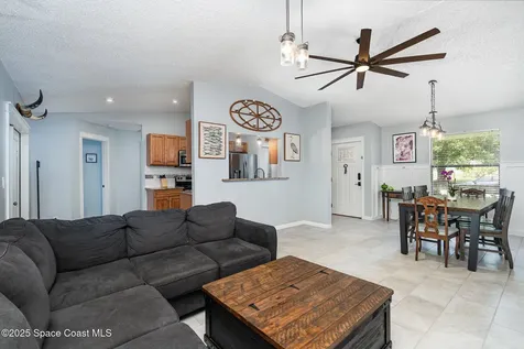 1035 Blau Court NW Palm Bay FL 32907