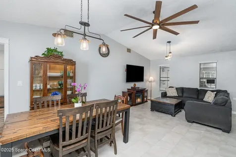 1035 Blau Court NW Palm Bay FL 32907