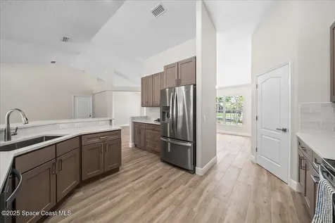 5863 Newbury Circle Melbourne FL 32940