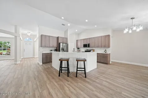 5863 Newbury Circle Melbourne FL 32940
