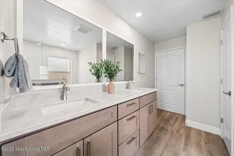 5863 Newbury Circle Melbourne FL 32940