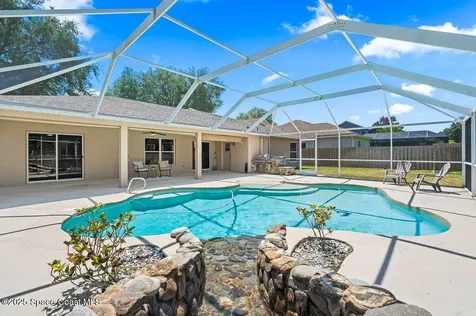 5863 Newbury Circle Melbourne FL 32940