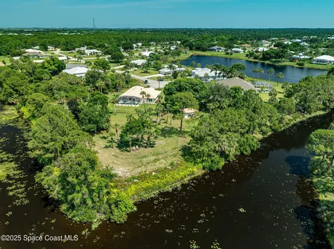 208 Chello Avenue Sebastian FL 32958