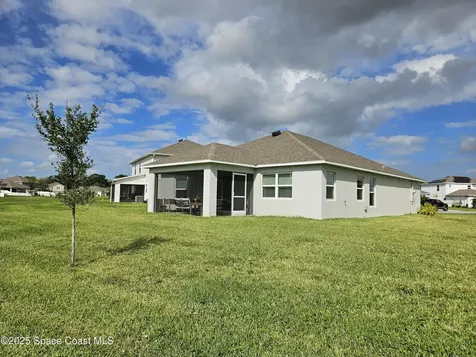 586 Cooper Court SW Palm Bay FL 32908