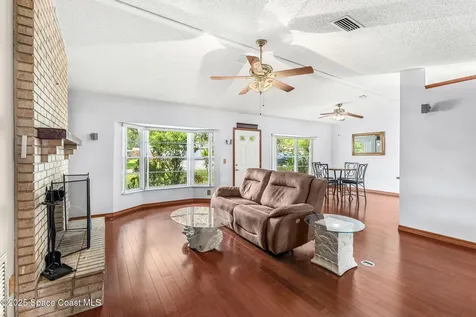 518 Homestead Avenue NE Palm Bay FL 32907