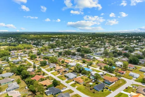 1058 Sheridan Avenue NW Palm Bay FL 32907