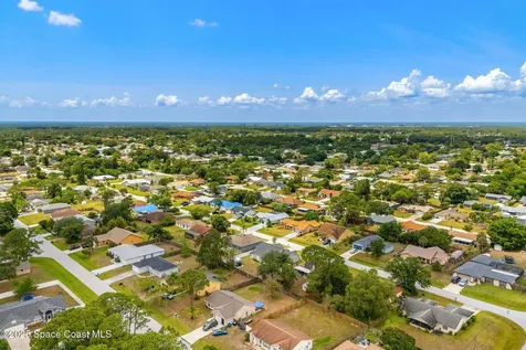 1058 Sheridan Avenue NW Palm Bay FL 32907