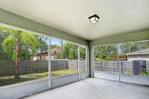 542 Jewell Street SE Palm Bay FL 32909
