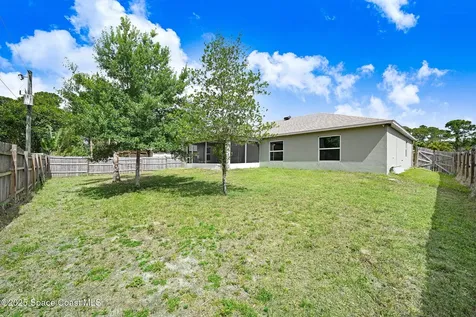 542 Jewell Street SE Palm Bay FL 32909