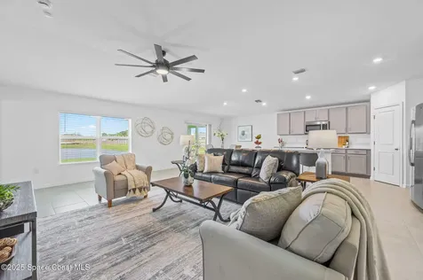 846 Dockside Drive SW Palm Bay FL 32908