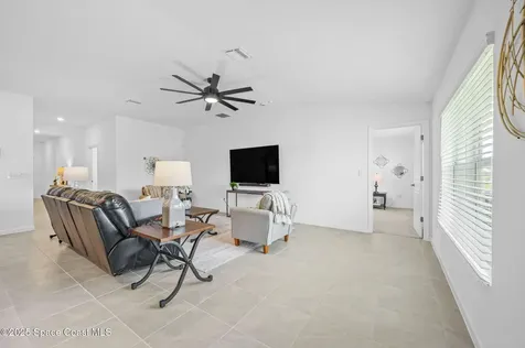 846 Dockside Drive SW Palm Bay FL 32908