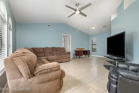 1318 Camas Avenue NW Palm Bay FL 32907