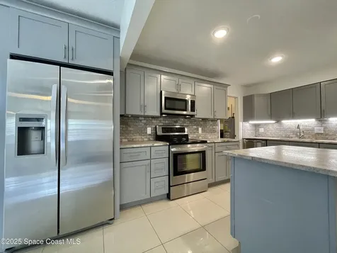 1074 Holland Street Melbourne FL 32935