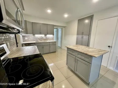 1074 Holland Street Melbourne FL 32935