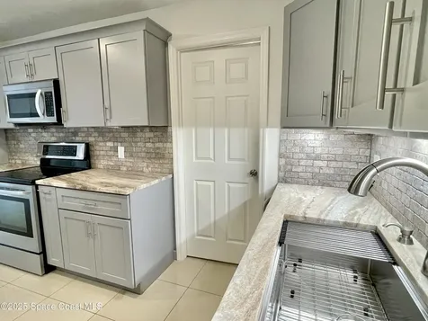 1074 Holland Street Melbourne FL 32935