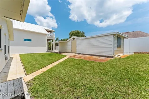 8865 Central Avenue Micco FL 32976