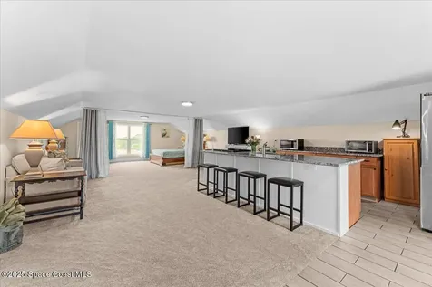 8865 Central Avenue Micco FL 32976