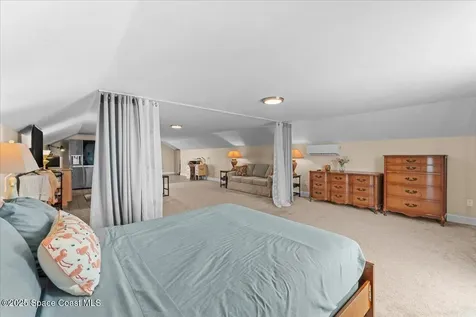 8865 Central Avenue Micco FL 32976