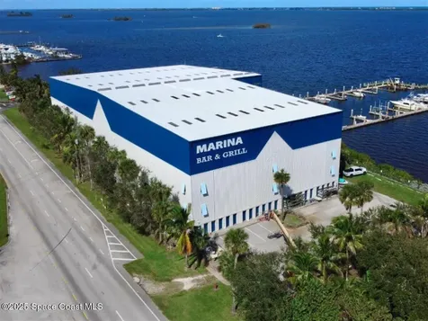 8865 Central Avenue Micco FL 32976