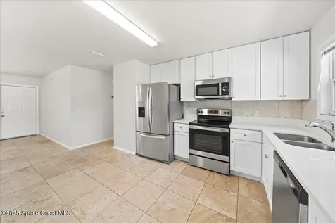 950 Hooper Avenue NE Palm Bay FL 32905