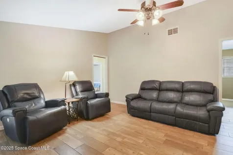 561 Klamath Street NE Palm Bay FL 32907
