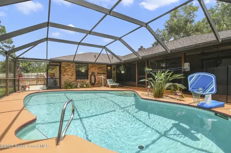 561 Klamath Street NE Palm Bay FL 32907
