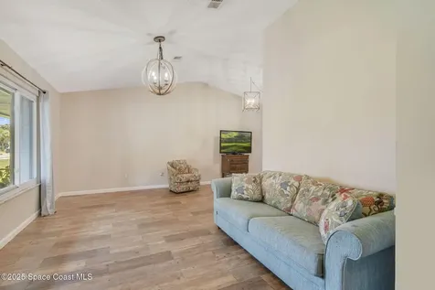 561 Klamath Street NE Palm Bay FL 32907