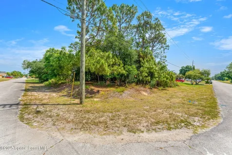 1602 Shelter Street NW Palm Bay FL 32907