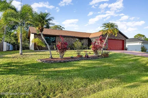 1181 Beacon Street NW Palm Bay FL 32907