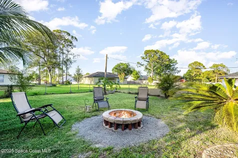 1181 Beacon Street NW Palm Bay FL 32907