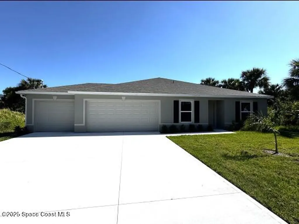 174 Fayetteville Street SW Palm Bay FL 32908