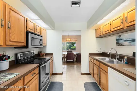 2560 Greenwood Drive Kissimmee FL 34744