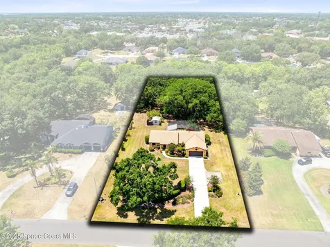 2560 Greenwood Drive Kissimmee FL 34744